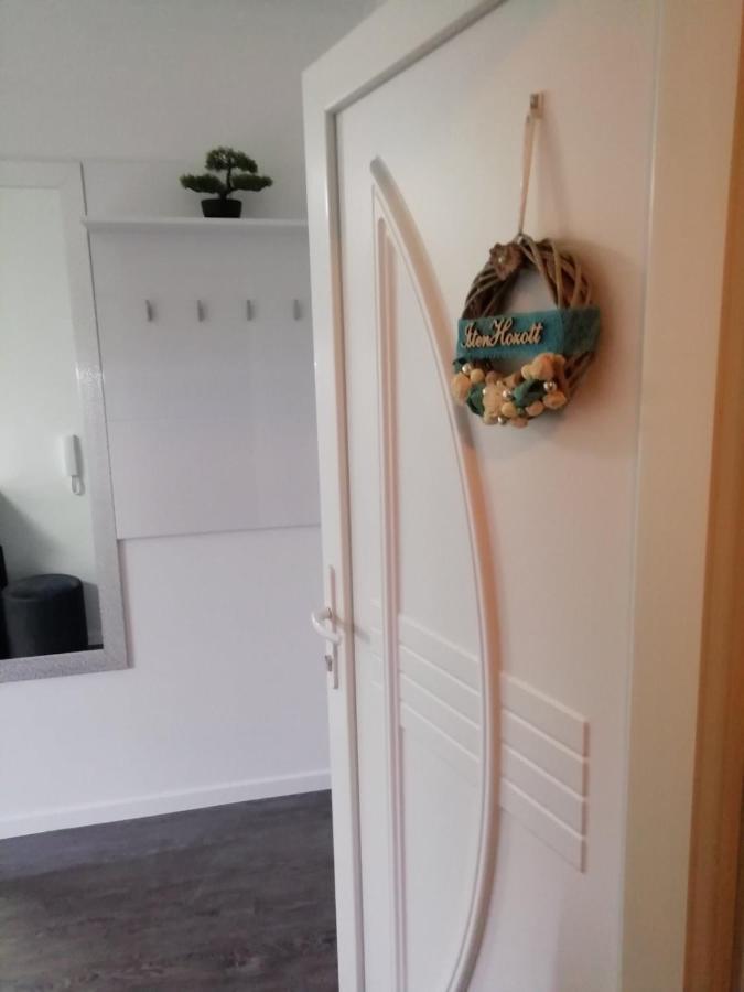 Salvus Apartman Lägenhet Eger Exteriör bild