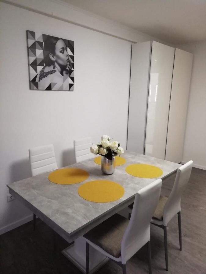 Salvus Apartman Lägenhet Eger Exteriör bild